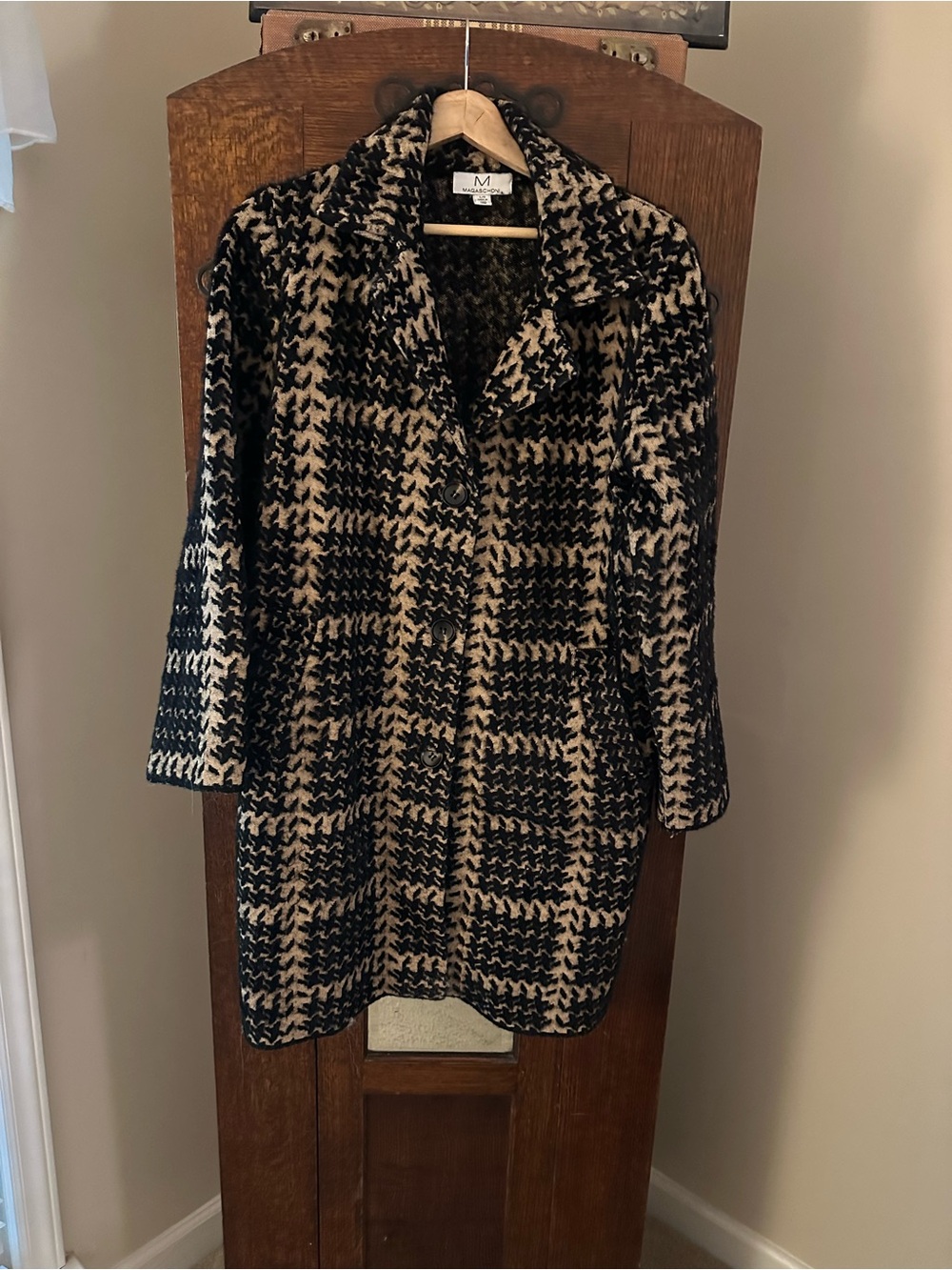 Magaschoni Women's Beige and Black Houndstooth Fuzzy Viscose Blend Coat Size L